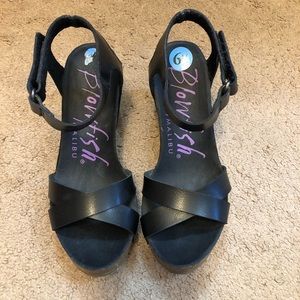Black Blowfish Wedge